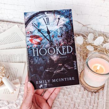 Hooked – Emily McIntire