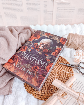 Phantasma – Kaylie Smith